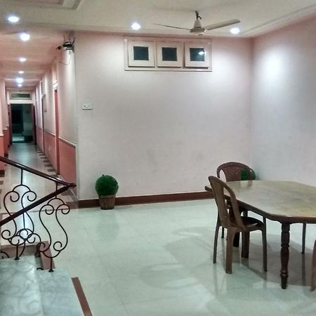 Hotel Varsa Dibrugarh Extérieur photo