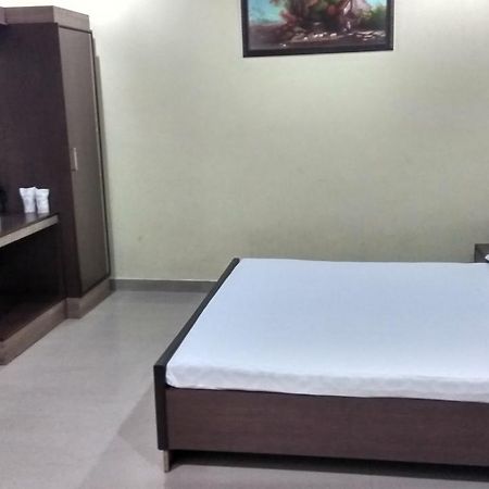 Hotel Varsa Dibrugarh Extérieur photo