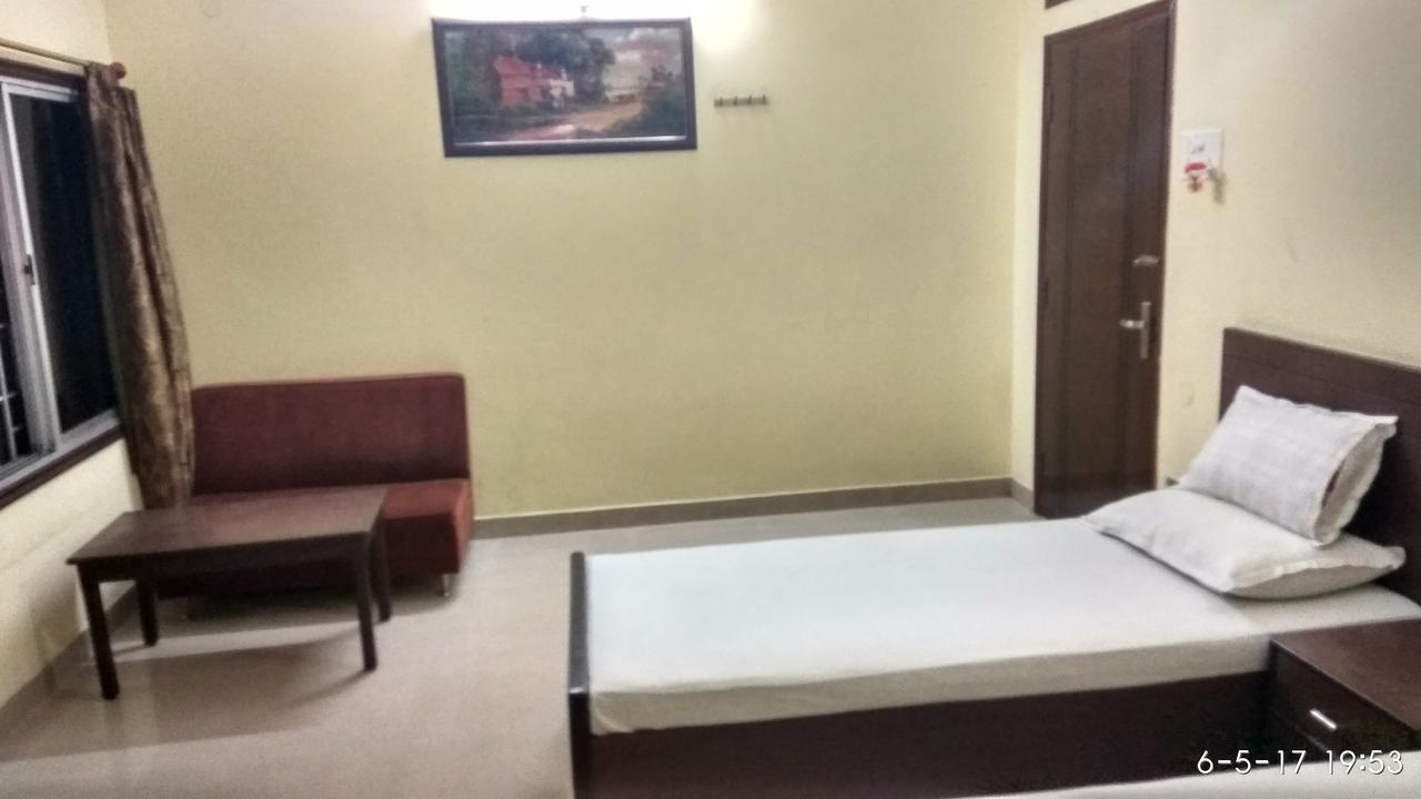 Hotel Varsa Dibrugarh Extérieur photo