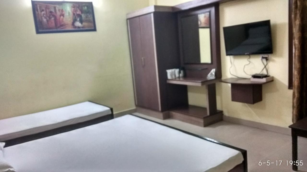 Hotel Varsa Dibrugarh Extérieur photo