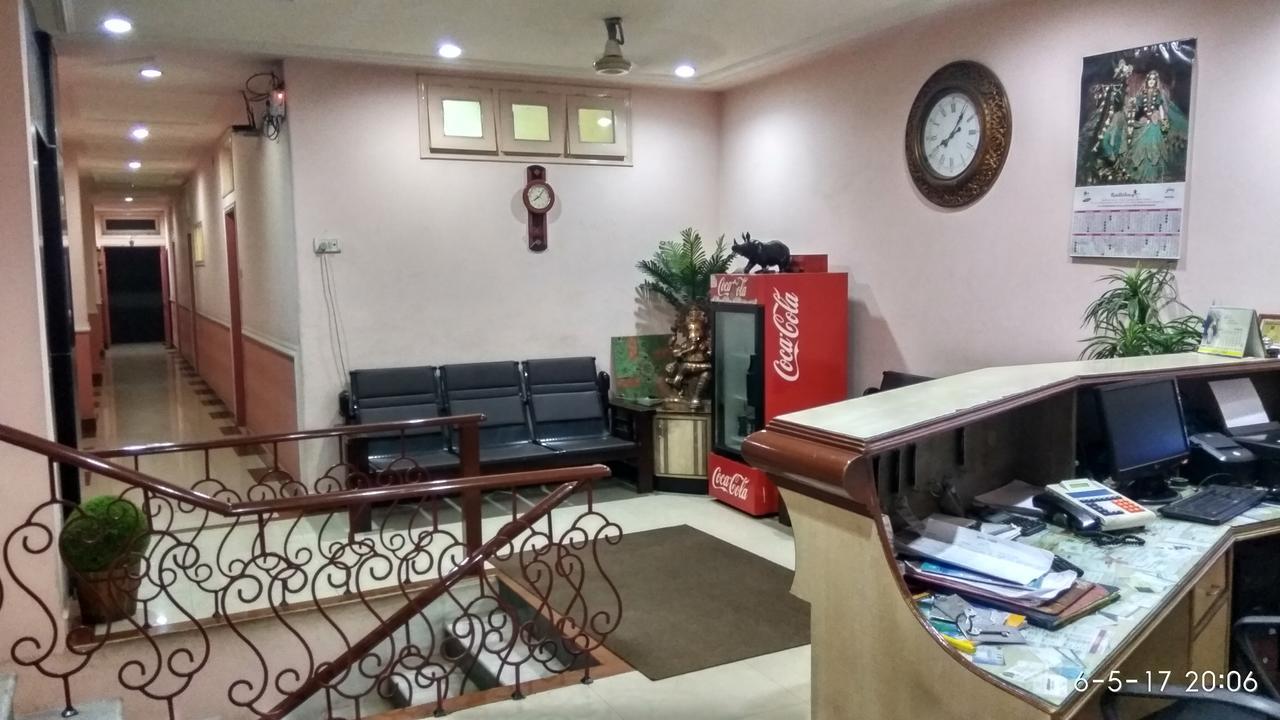 Hotel Varsa Dibrugarh Extérieur photo