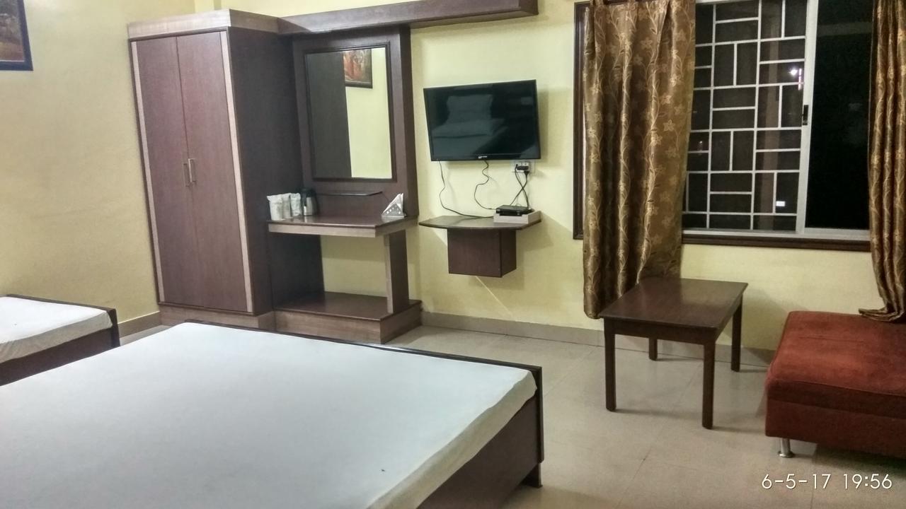 Hotel Varsa Dibrugarh Extérieur photo